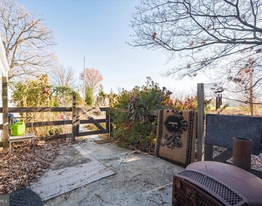 17 Spring Street - Photo Thumbnail 22