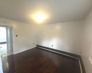 428 Croyden Road - Photo Thumbnail 8