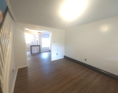 428 Croyden Road - Photo Thumbnail 4
