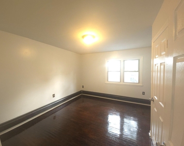 428 Croyden Road - Photo Thumbnail 9