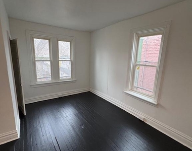 537 S 15th Street - Photo Thumbnail 7