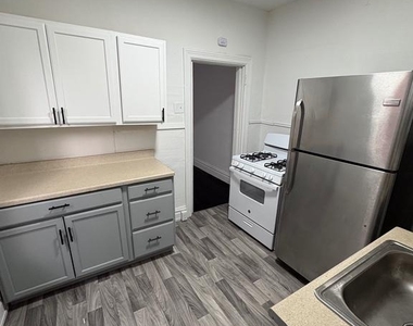 537 S 15th Street - Photo Thumbnail 3