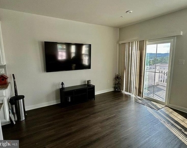 210 Chase Drive - Photo Thumbnail 9
