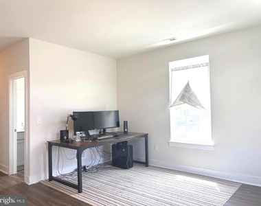 135 Annapolis Street - Photo Thumbnail 3