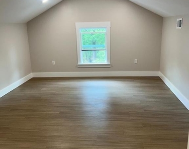 71 Dreamland Park Drive - Photo Thumbnail 7