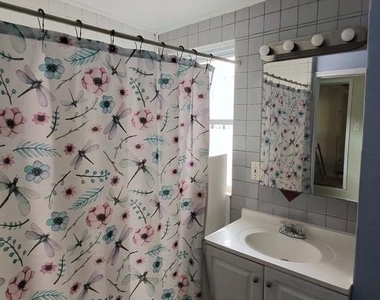 826 S Clinton Avenue - Photo Thumbnail 9
