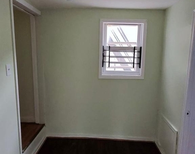 826 S Clinton Avenue - Photo Thumbnail 3
