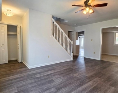 29 Fomalhaut Avenue - Photo Thumbnail 4