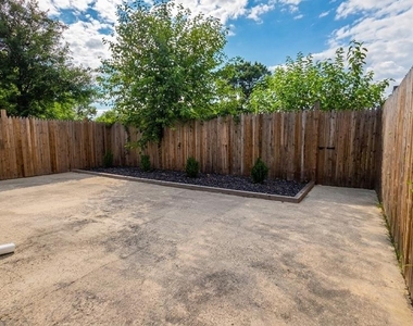 29 Fomalhaut Avenue - Photo Thumbnail 17