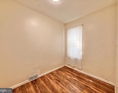 570 Line Street - Photo Thumbnail 4