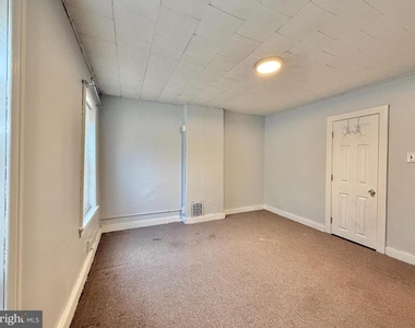 570 Line Street - Photo Thumbnail 12