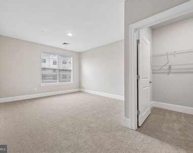 1800 Whirlaway Lane - Photo Thumbnail 7
