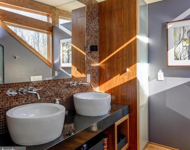1127 Winding Drive - Photo Thumbnail 19