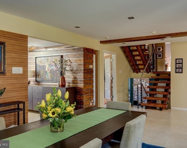 1127 Winding Drive - Photo Thumbnail 11
