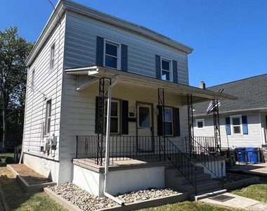 30 Spruce Avenue - Photo Thumbnail 3