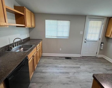 30 Spruce Avenue - Photo Thumbnail 17