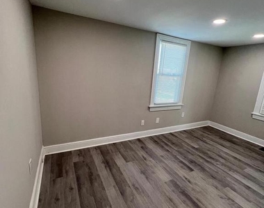 30 Spruce Avenue - Photo Thumbnail 37