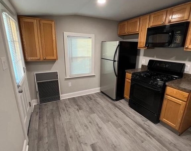 30 Spruce Avenue - Photo Thumbnail 16