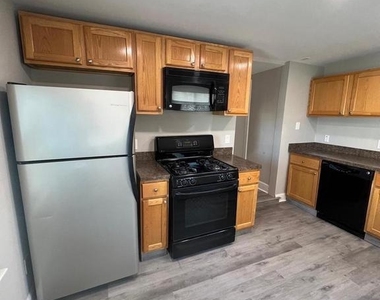 30 Spruce Avenue - Photo Thumbnail 15