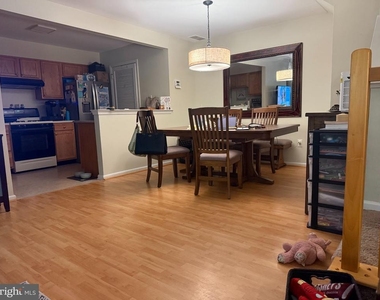 1807 Delancey Way - Photo Thumbnail 3