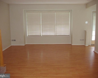 1807 Delancey Way - Photo Thumbnail 9