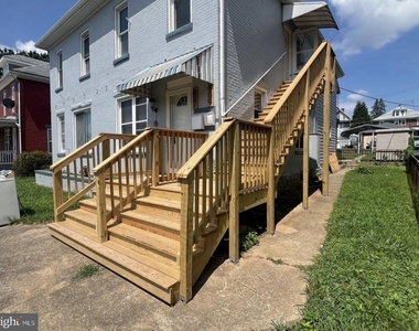809 Mulberry Avenue - Photo Thumbnail 2