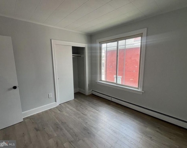 809 Mulberry Avenue - Photo Thumbnail 12