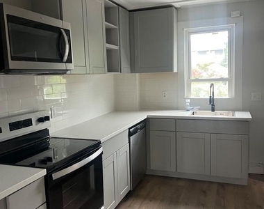 809 Mulberry Avenue - Photo Thumbnail 8