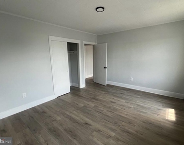 809 Mulberry Avenue - Photo Thumbnail 11
