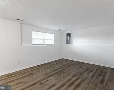 10400 Vista Gardens Drive - Photo Thumbnail 24