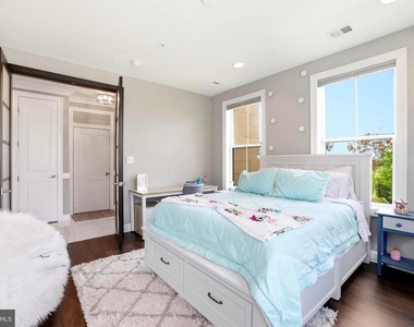 500 Riversail Lane - Photo Thumbnail 8