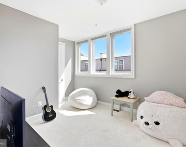 500 Riversail Lane - Photo Thumbnail 47