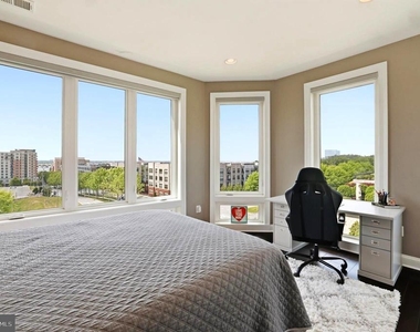 500 Riversail Lane - Photo Thumbnail 34