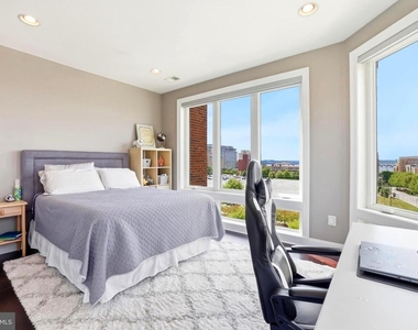 500 Riversail Lane - Photo Thumbnail 36