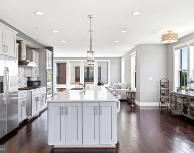 500 Riversail Lane - Photo Thumbnail 18