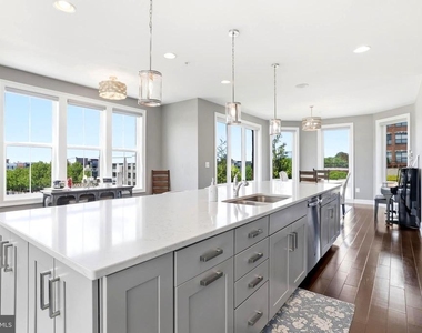 500 Riversail Lane - Photo Thumbnail 17