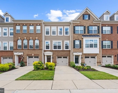4718 Forest Pines Drive - Photo Thumbnail 2
