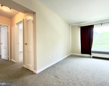 10311 Montrose Avenue - Photo Thumbnail 8