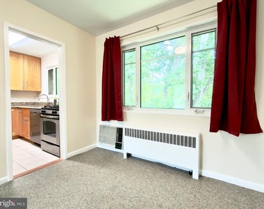 10311 Montrose Avenue - Photo Thumbnail 7