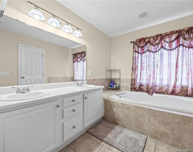 3805 Sunchase Drive - Photo Thumbnail 24