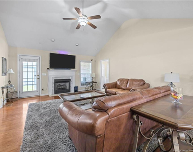 3805 Sunchase Drive - Photo Thumbnail 13