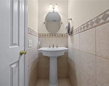 3805 Sunchase Drive - Photo Thumbnail 31