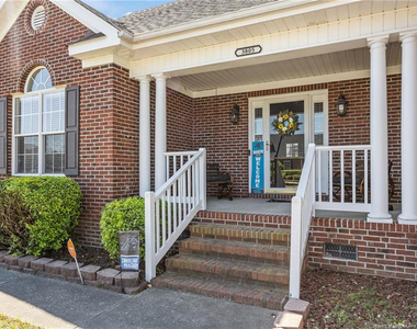 3805 Sunchase Drive - Photo Thumbnail 4