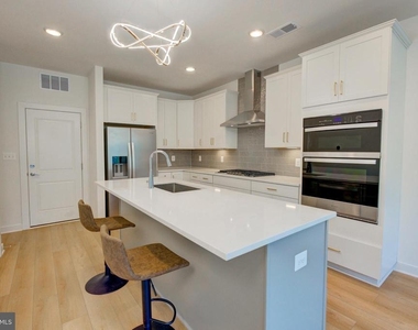 16108 Frederick Road - Photo Thumbnail 15