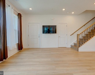 16108 Frederick Road - Photo Thumbnail 5
