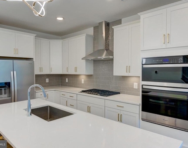 16108 Frederick Road - Photo Thumbnail 13