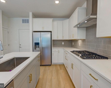 16108 Frederick Road - Photo Thumbnail 11