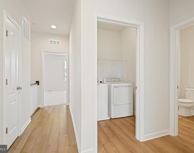 204 Ashton Market Alley - Photo Thumbnail 17