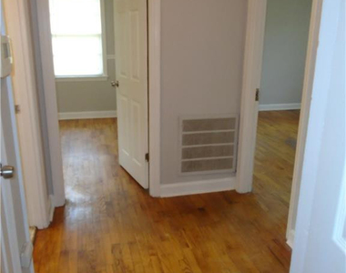1115 Poplar Drive - Photo Thumbnail 12