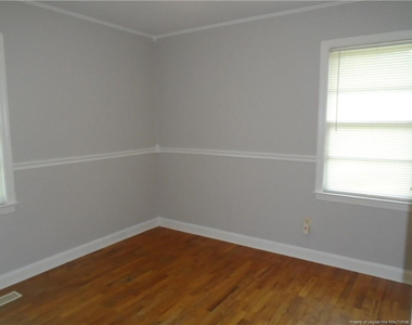 1115 Poplar Drive - Photo Thumbnail 8